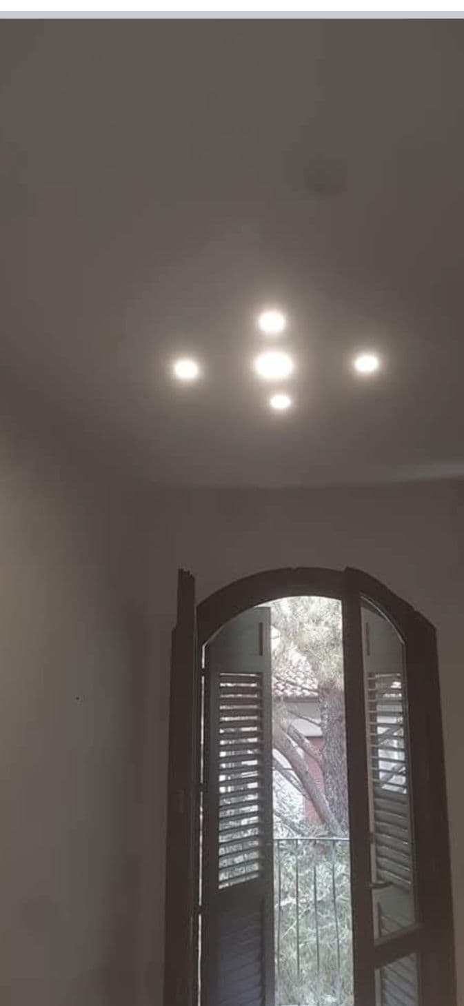 Controsoffitti in cartongesso e illuminazione LED — dopo i lavori